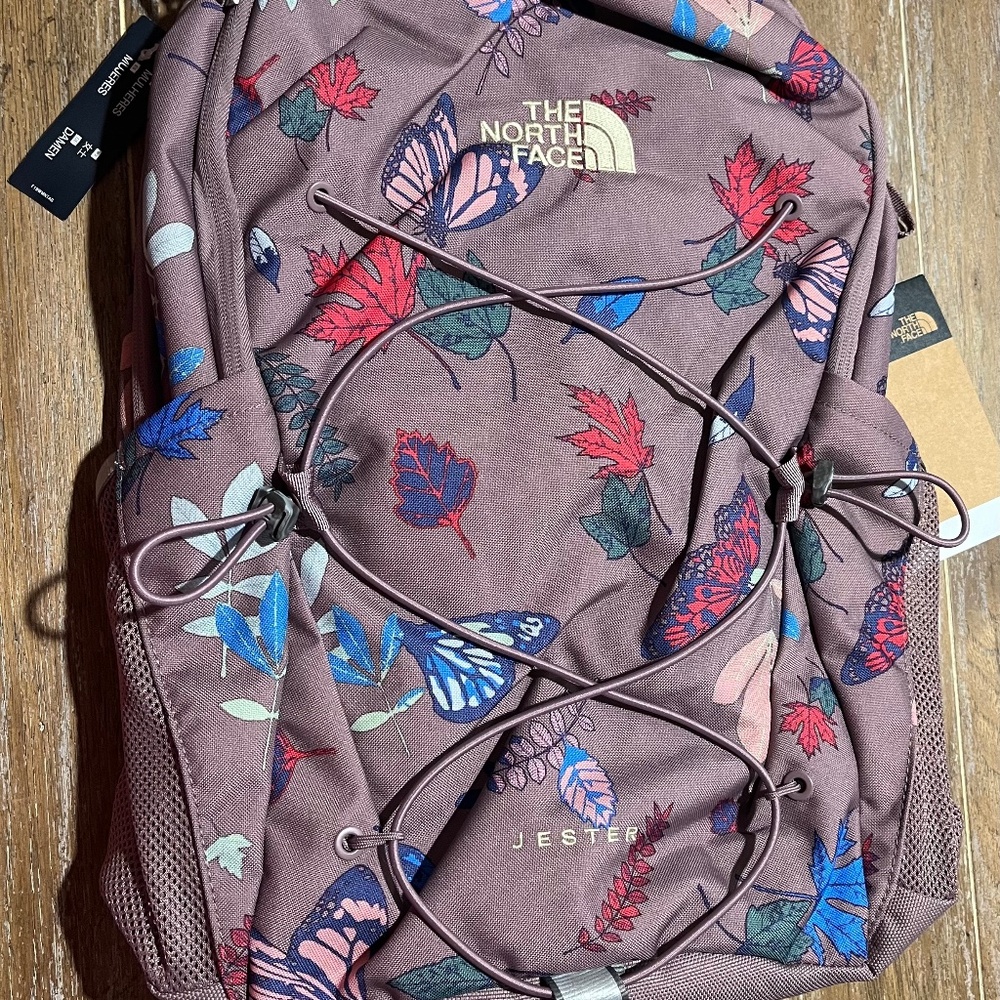 New With Tags- The North Face bookbag backpack - Picture 11 of 11